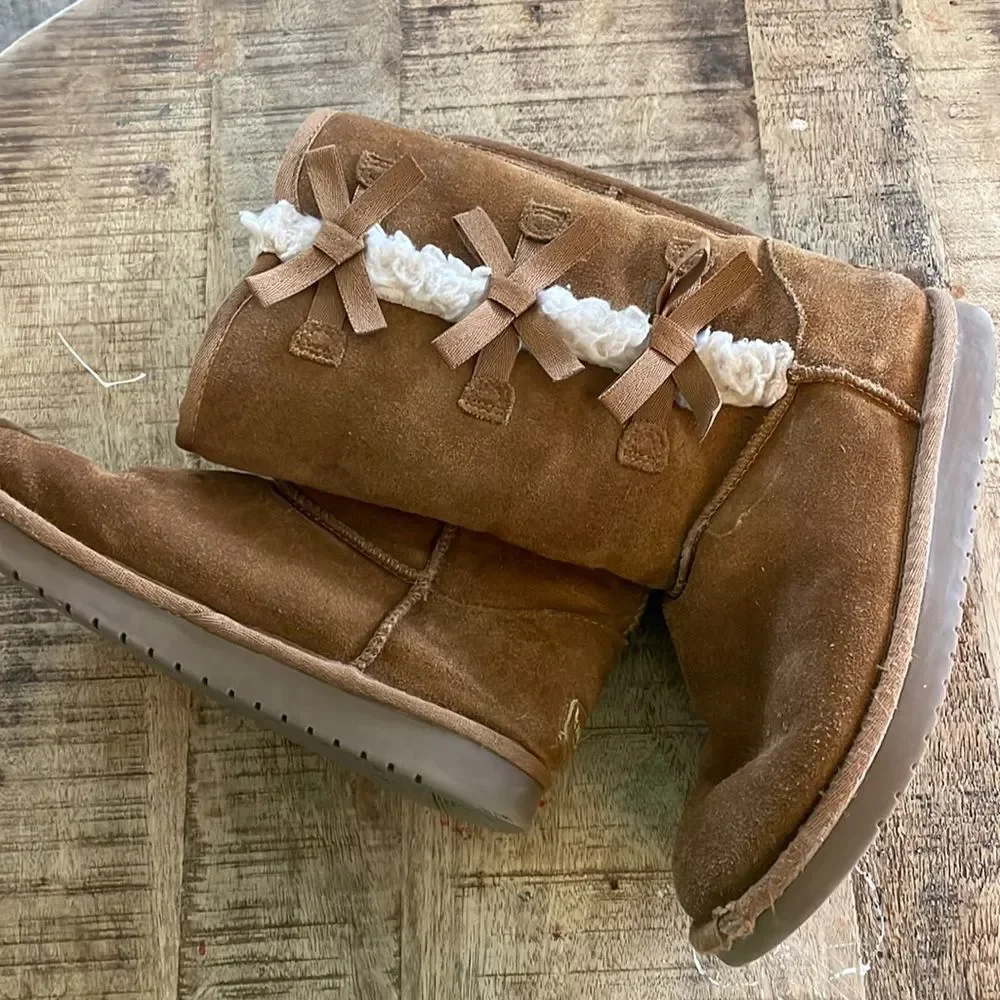 Koolaburra by Ugg bow shearling boots Girls Juniors Women's cozy boho size 5